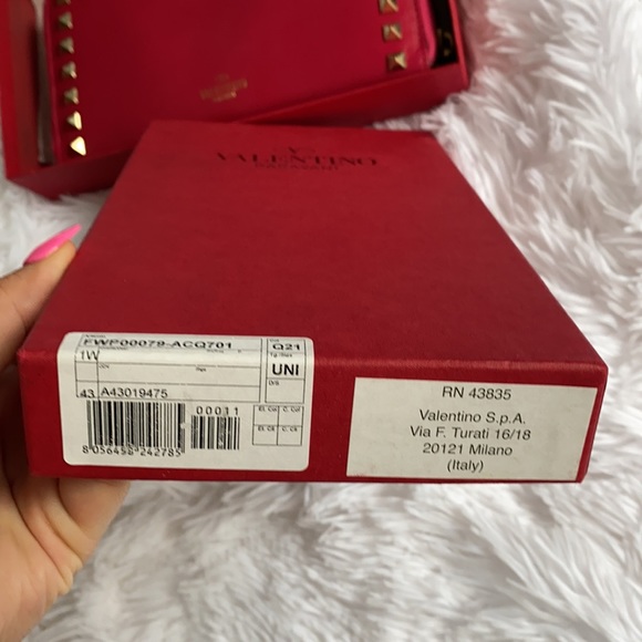 Valentino Nappa Rockstud Zip Around Wallet Pink - Picture 4 of 9